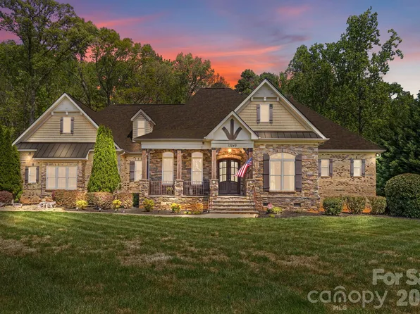 13249 Belle Grove Manor Ln, Matthews, NC 28105