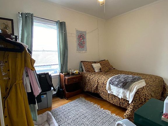 3rd image of 4534 1/2 N Wolcott Ave APT 2A
