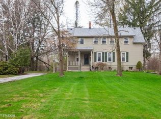 2100 W Mill Rd, Glendale, WI 53209