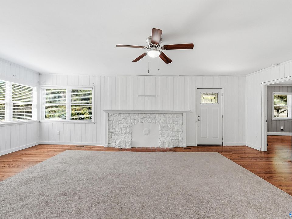 10th image of 1402 Mitchell Pines Trl