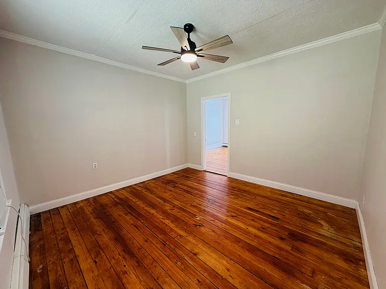 204 Woodbine St #1 — Photo 4