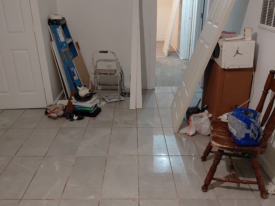 2nd image of 5328 W 3rd Pl