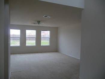3rd image of 306 Blackman Trl