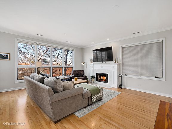 5th image of 1711 N Sheffield Ave #2