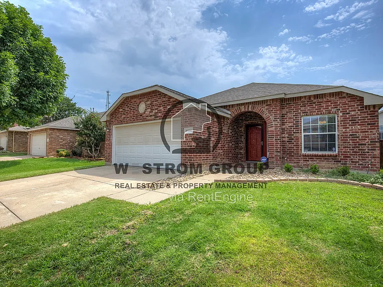 10200 Pear St — Photo 4
