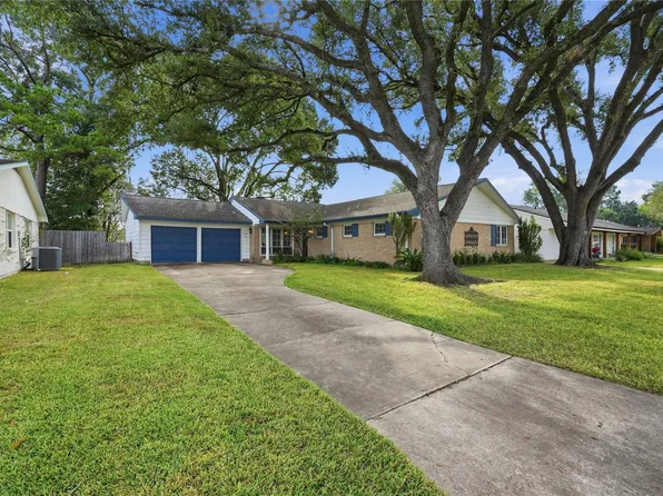 9811 Greenwillow Dr, Houston, TX 77096