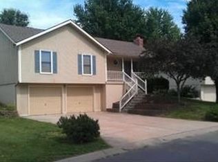 2627 S Coachman Dr, Independence, MO 64055