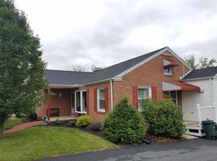 929 Orchard St, Akron, PA 17501