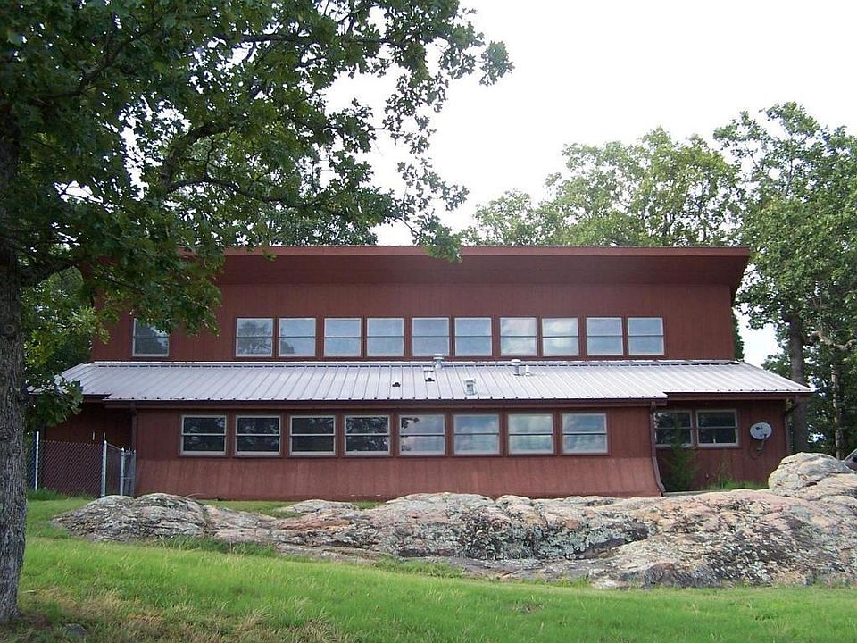1st image of 700 Leonard Ln