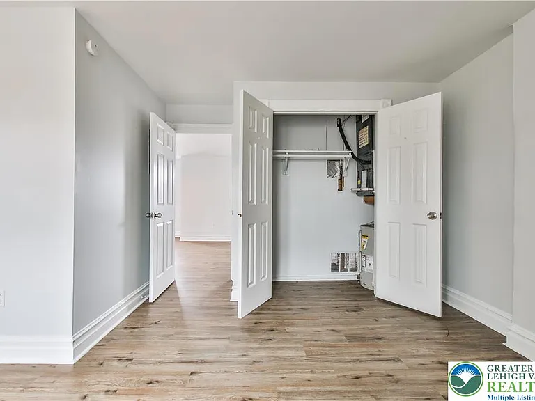 39 N 11th St #C — Photo 10
