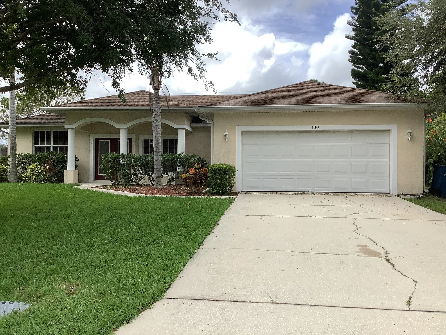 3 bed, 2.0 bath, 1762 sqft, $2,360 — Photo 1