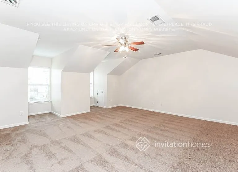 310 Holton Dr — Photo 6
