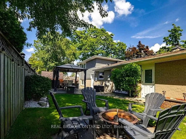 2 Core Cres — Photo 31