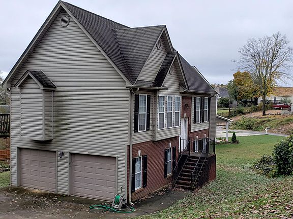 2nd image of 530 Rosewood St