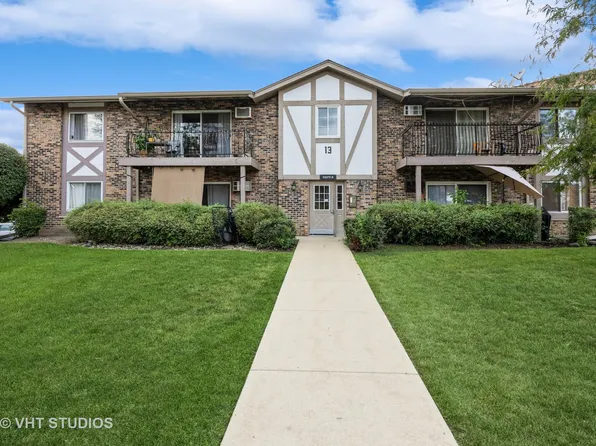 9S070 Lake Dr APT 13-208, Willowbrook, IL 60527