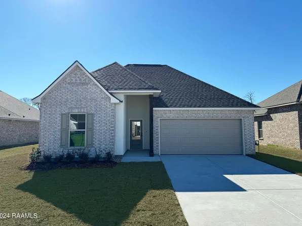 211 Wild Cherry Ln, Lafayette, LA 70508