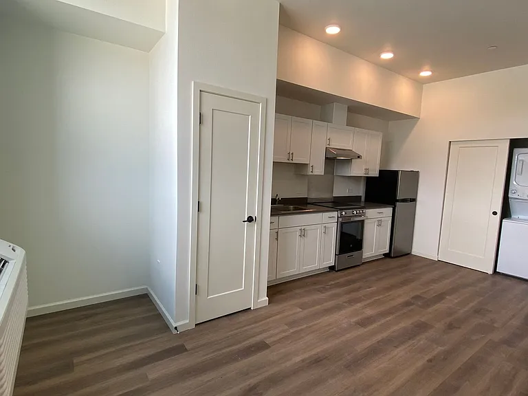 Market Flats Apartment Building — Photo 16