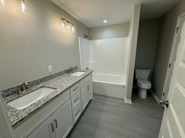 407 Mathew St, Sulphur, LA 70663