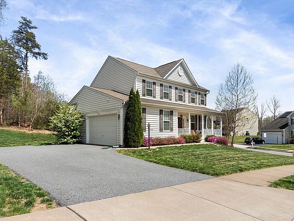 3rd image of 23 Colemans Mill Dr