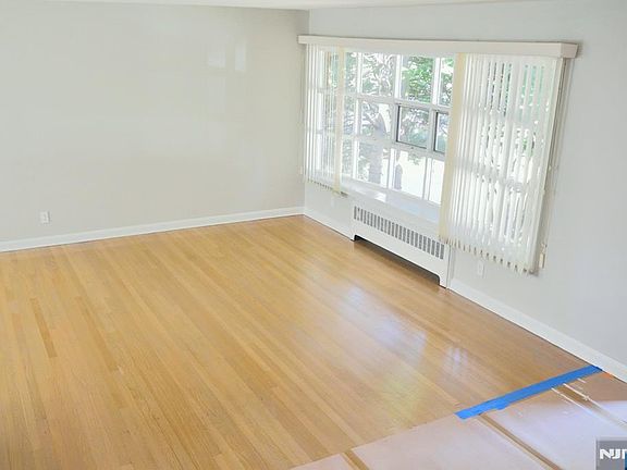 5th image of 46 Newcomb Rd