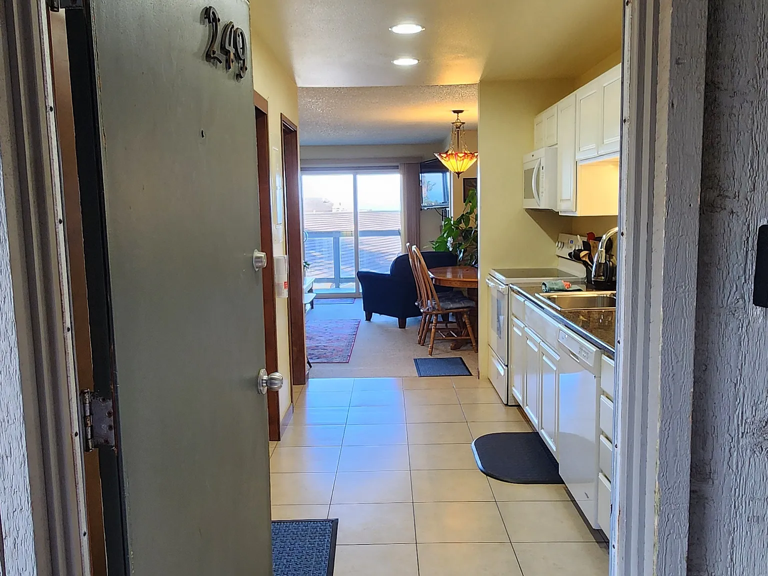 Studio, 500 sqft, $1,995 — Photo 2
