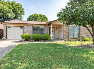 3736 Longmeadow Way, Fort Worth, TX 76133