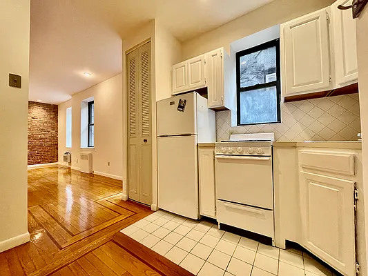 Rented by J & L Holding Corporation | media 8