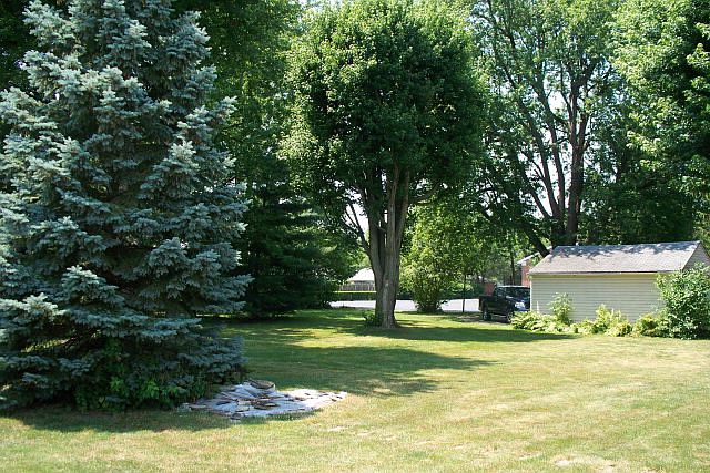 2nd image of 135 E Kilbourne Dr