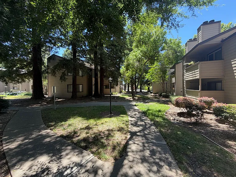 3715 Tallyho Dr #140 — Photo 1