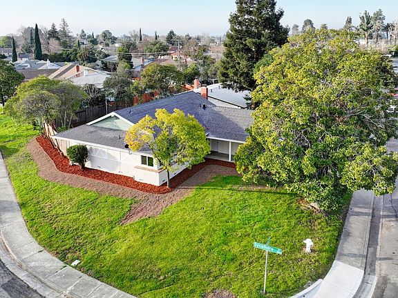 4th image of 407 Acacia Street