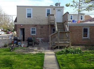 7401 W Addison St #8691123, Chicago, IL 60634