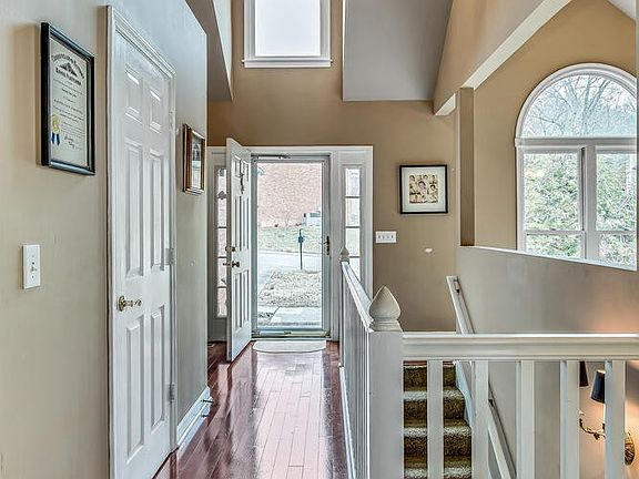 2nd image of 108 Windwood Cir