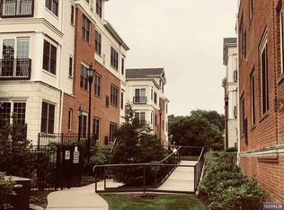 3104 The Plz, Tenafly, NJ 07670