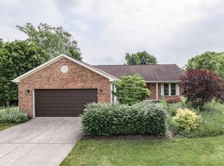 9463 Helmsdale Dr, Indianapolis, IN