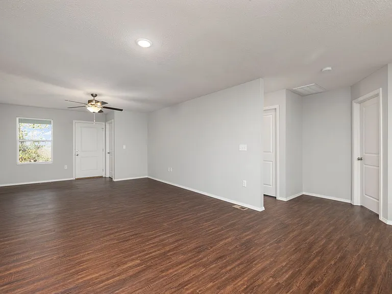 331A W Summit St — Photo 16