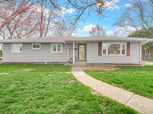 2202 Berkley Dr, Valparaiso, IN 46383