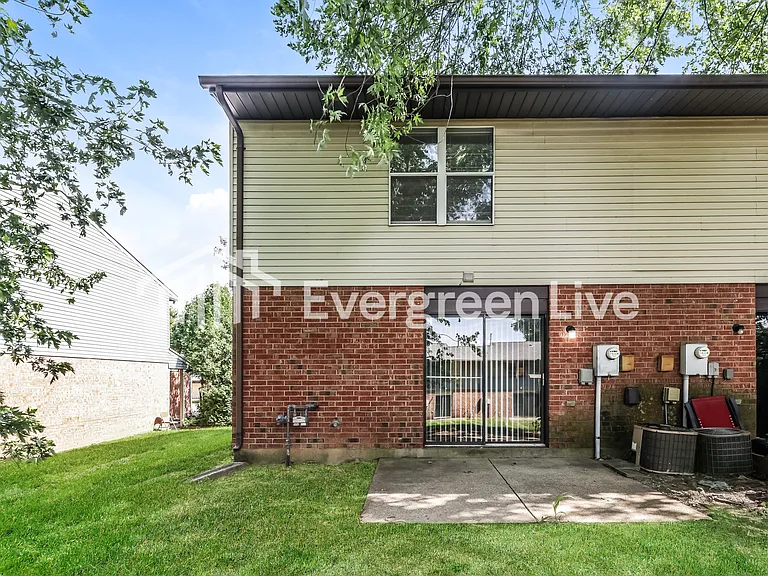 2459 Cross Village Dr — Photo 15