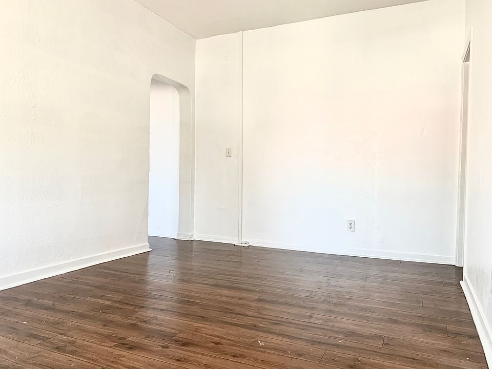 2nd image of 307 S Burlington Ave #7