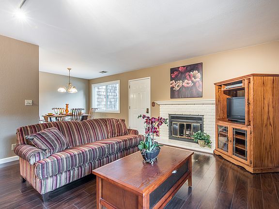 3rd image of 1903 La Terrace Cir