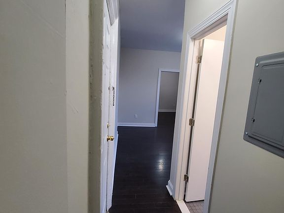 3rd image of 77 Magnolia Ave APT 2