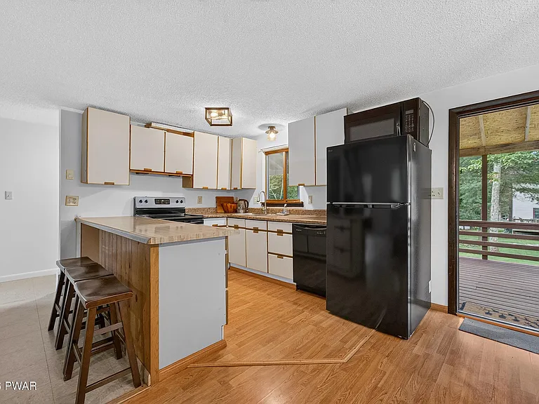 108 Claudine Ln — Photo 16