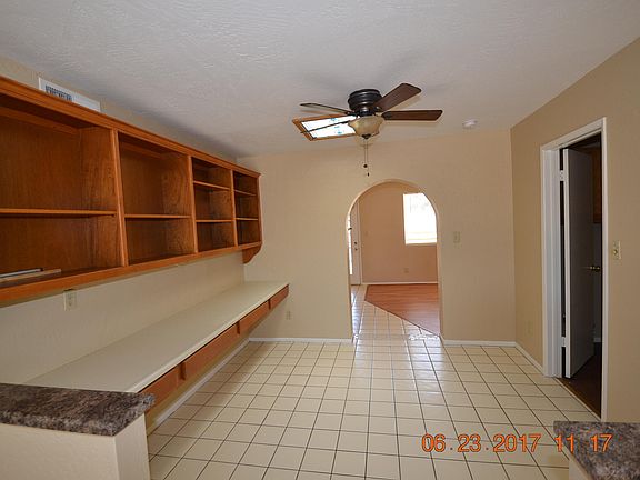 5th image of 420 W Sequoia Dr
