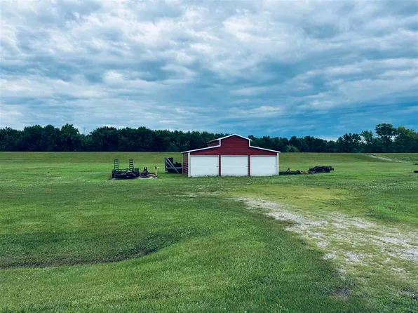 879 E Main St, Marengo, IA 52301