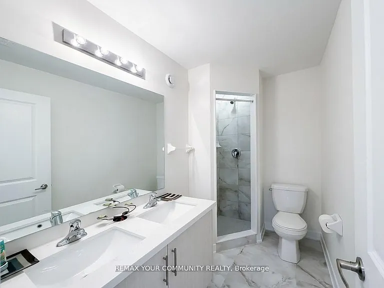15100 Yonge St #106 — Photo 22