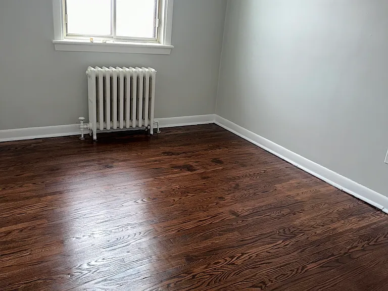 2128 Harris Cres #10 — Photo 6