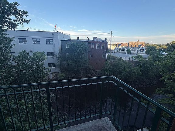 3rd image of 123 Mamaroneck Ave APT 108
