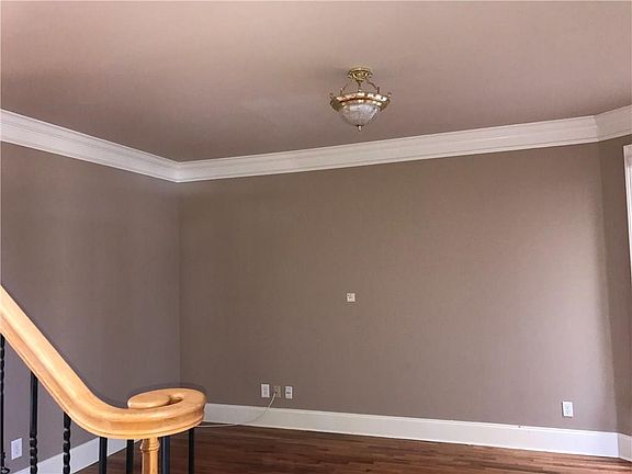 5th image of 956 Green Knoll Dr