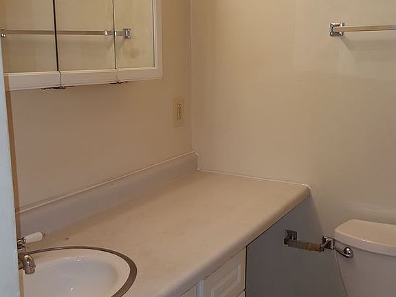 5th image of 6423 Kennedy Ave APT 29