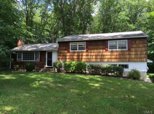 100 W Maiden Ln, Monroe, CT 06468