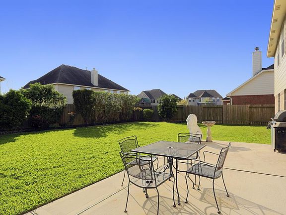5th image of 417 Willow Pointe Dr